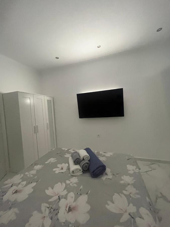 White Apartment Athens Luaran gambar