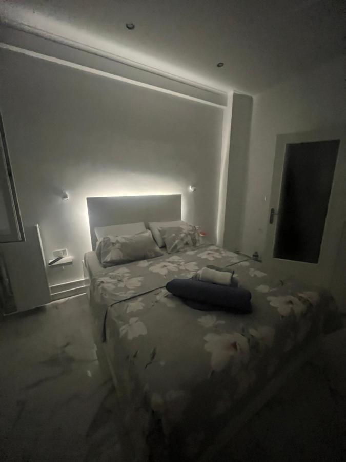 White Apartment Athens Luaran gambar