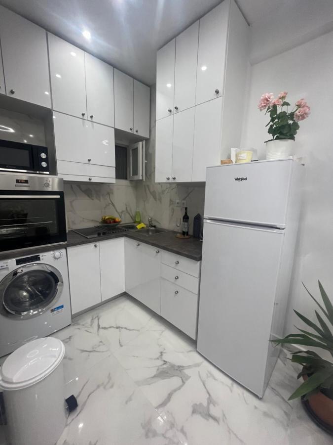 White Apartment Athens Luaran gambar