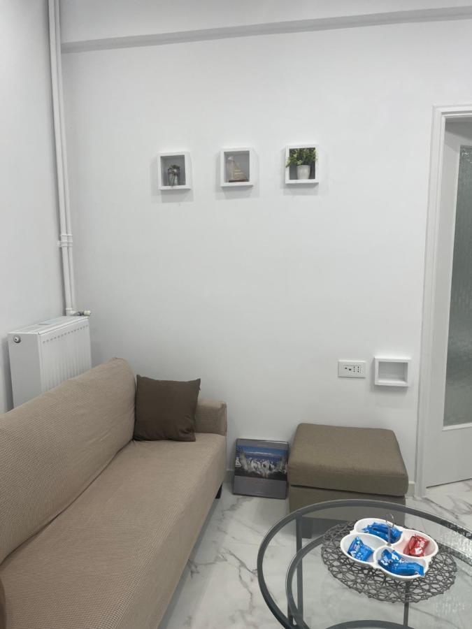 White Apartment Athens Luaran gambar
