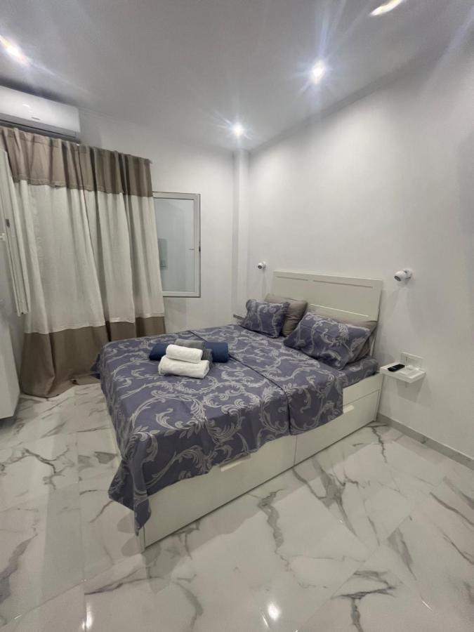 White Apartment Athens Luaran gambar